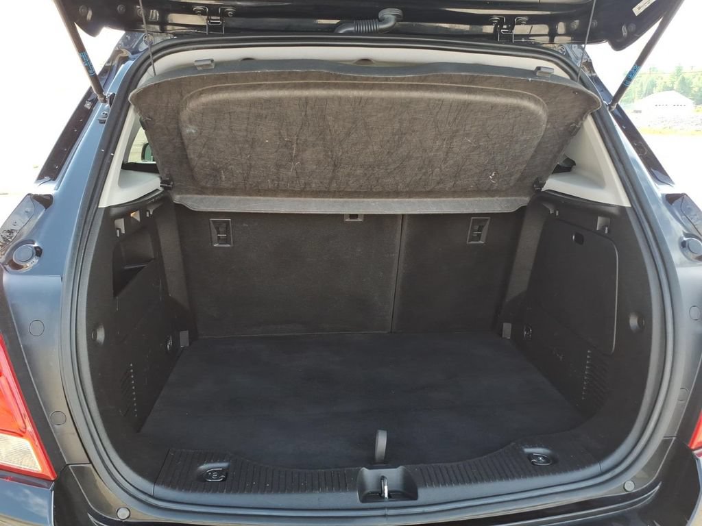Used 2017 Chevrolet Trax LT AWD/4WD image 13