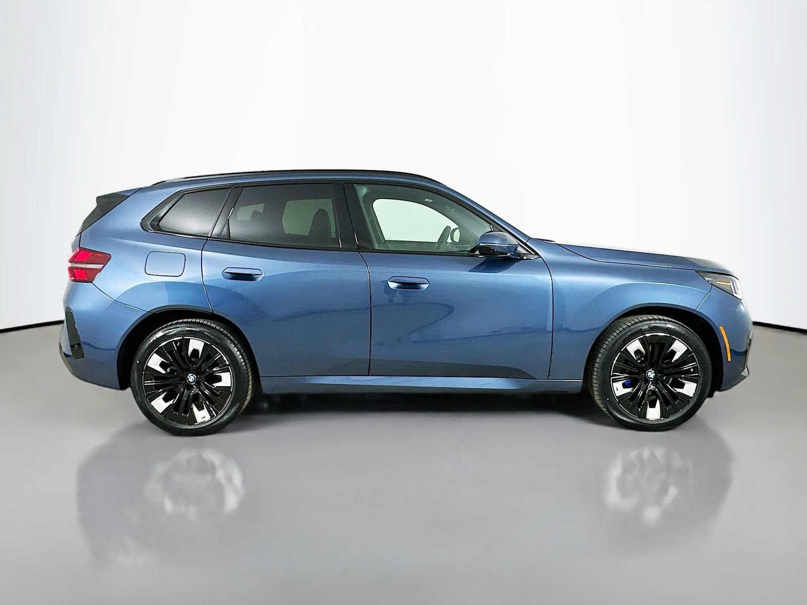New 2026 BMW X3 xDrive30i w/ Premium Package AWD/4WD image 4