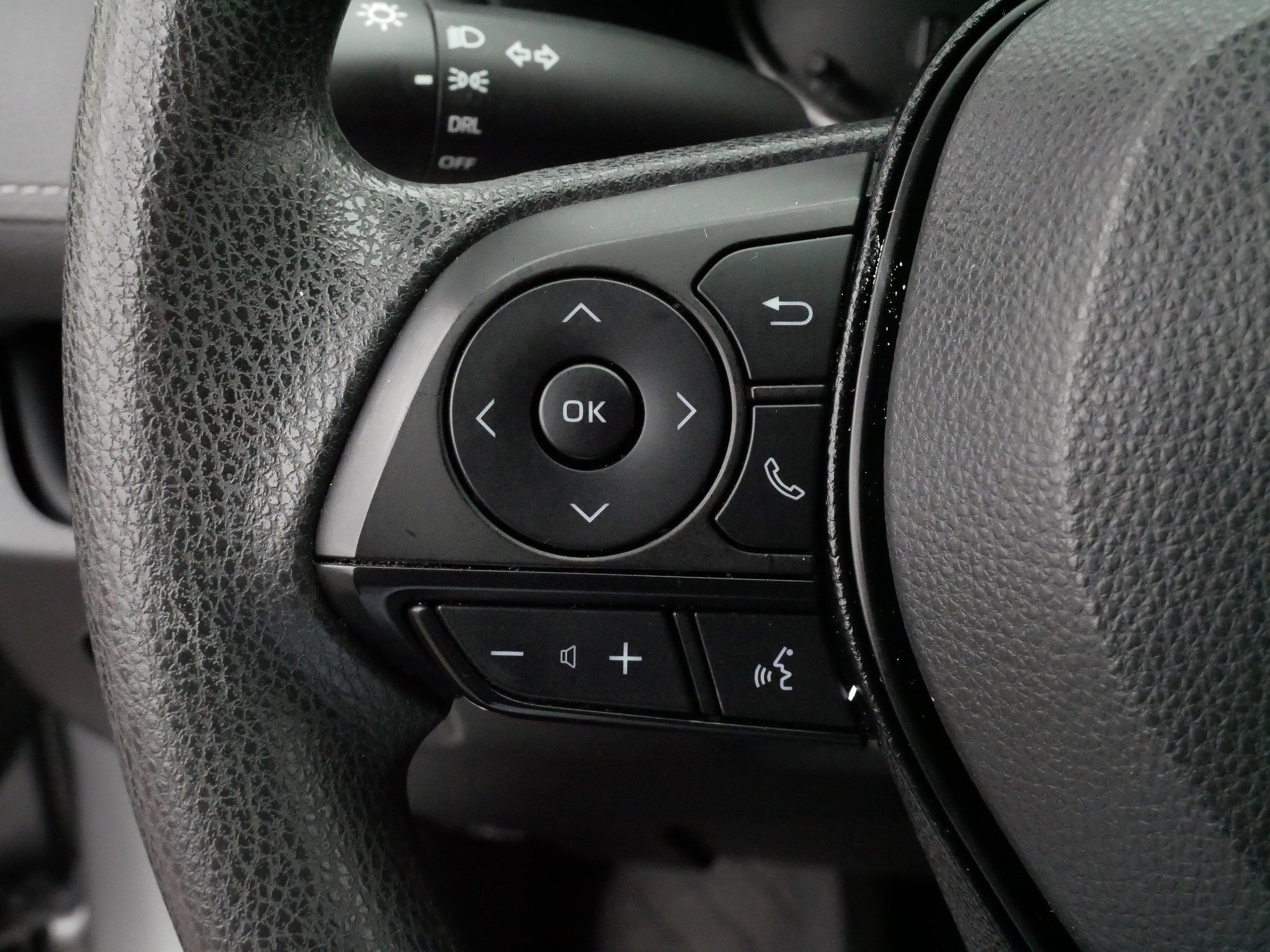 Used 2019 Toyota RAV4 LE w/ All Weather Liner Package image 27