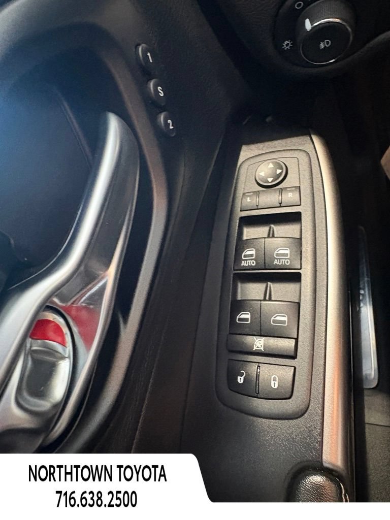 Used 2020 Jeep Cherokee Limited AWD/4WD image 19