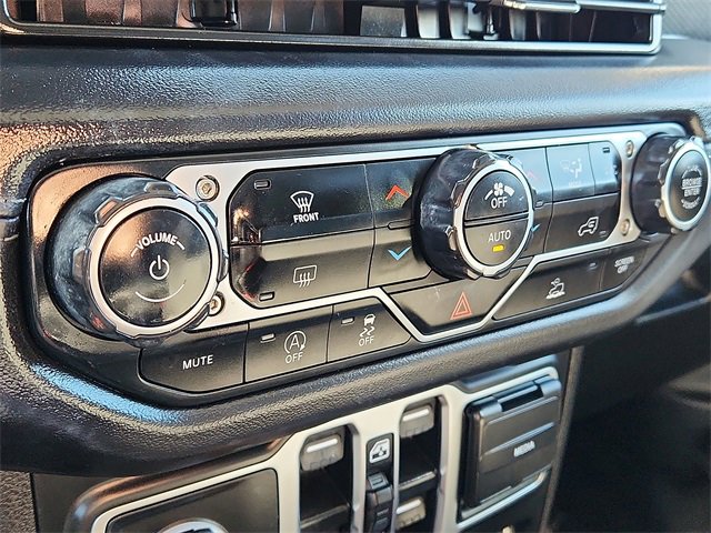 Used 2025 Jeep Wrangler Unlimited Rubicon image 16