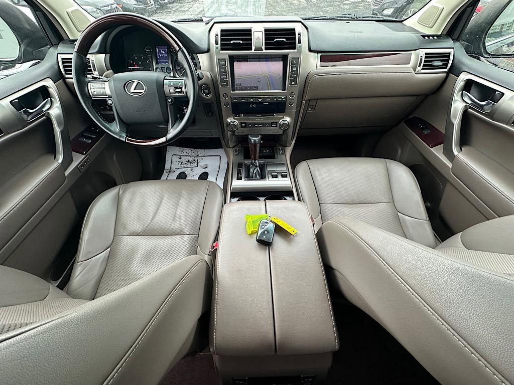 Used 2019 Lexus GX 460 image 26