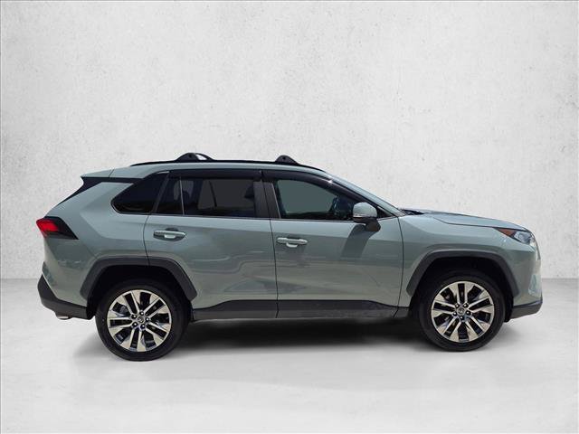 Used 2019 Toyota RAV4 XLE Premium w/ Cold Weather Package FWD image 4