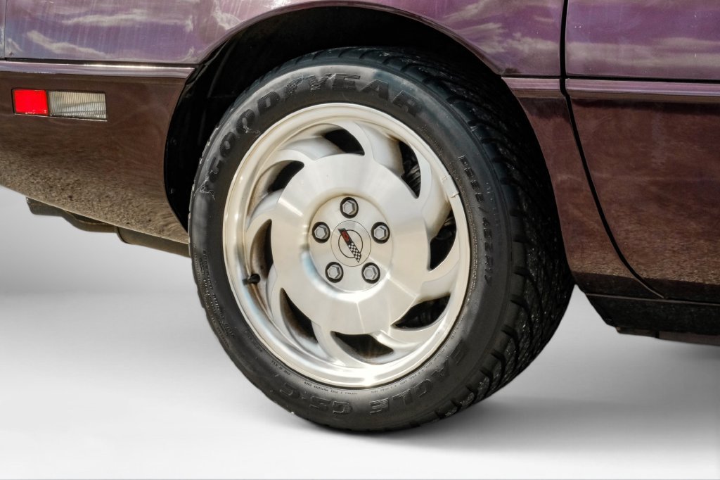 Used 1993 Chevrolet Corvette Coupe RWD image 45