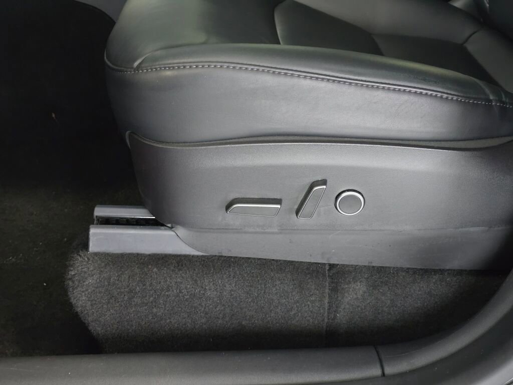 Used 2021 Tesla Model Y Long Range image 24