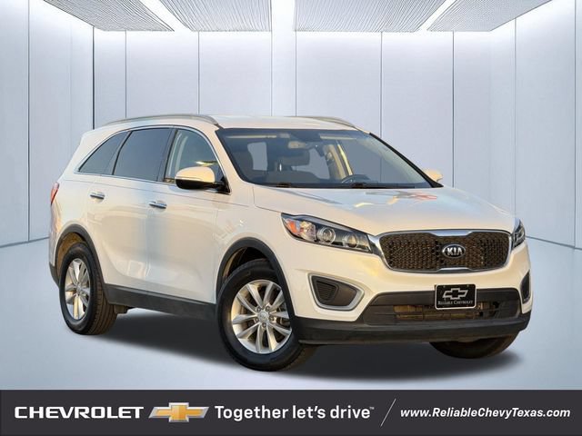 Used 2017 Kia Sorento FWD w/ LX Convenience Package