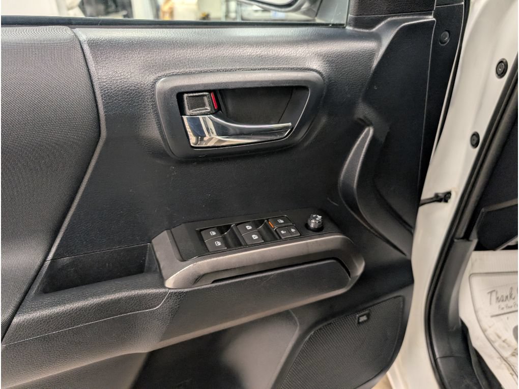 Used 2019 Toyota Tacoma TRD Pro AWD/4WD image 9