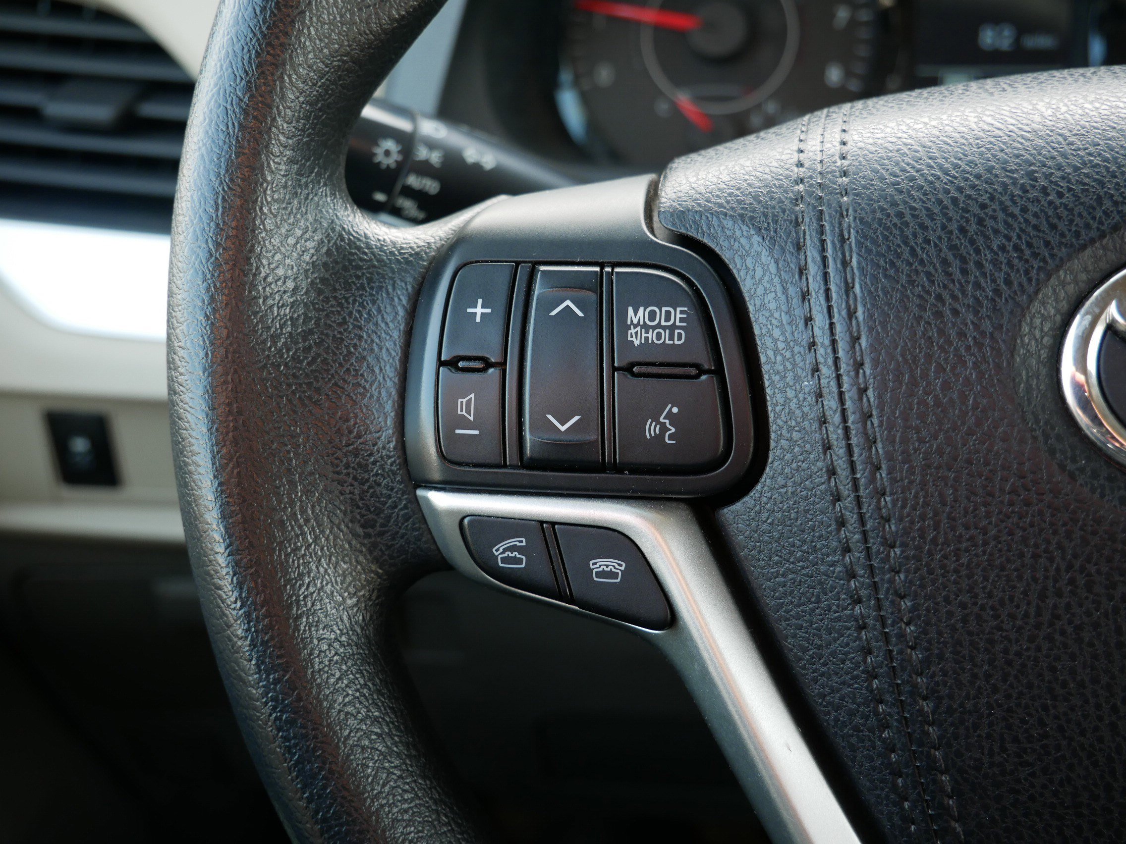 Used 2015 Toyota Sienna L image 29