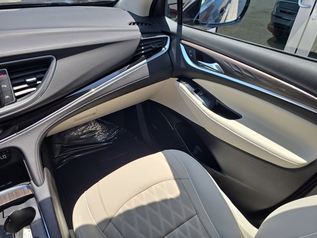 Certified 2023 Buick Enclave Avenir FWD image 14