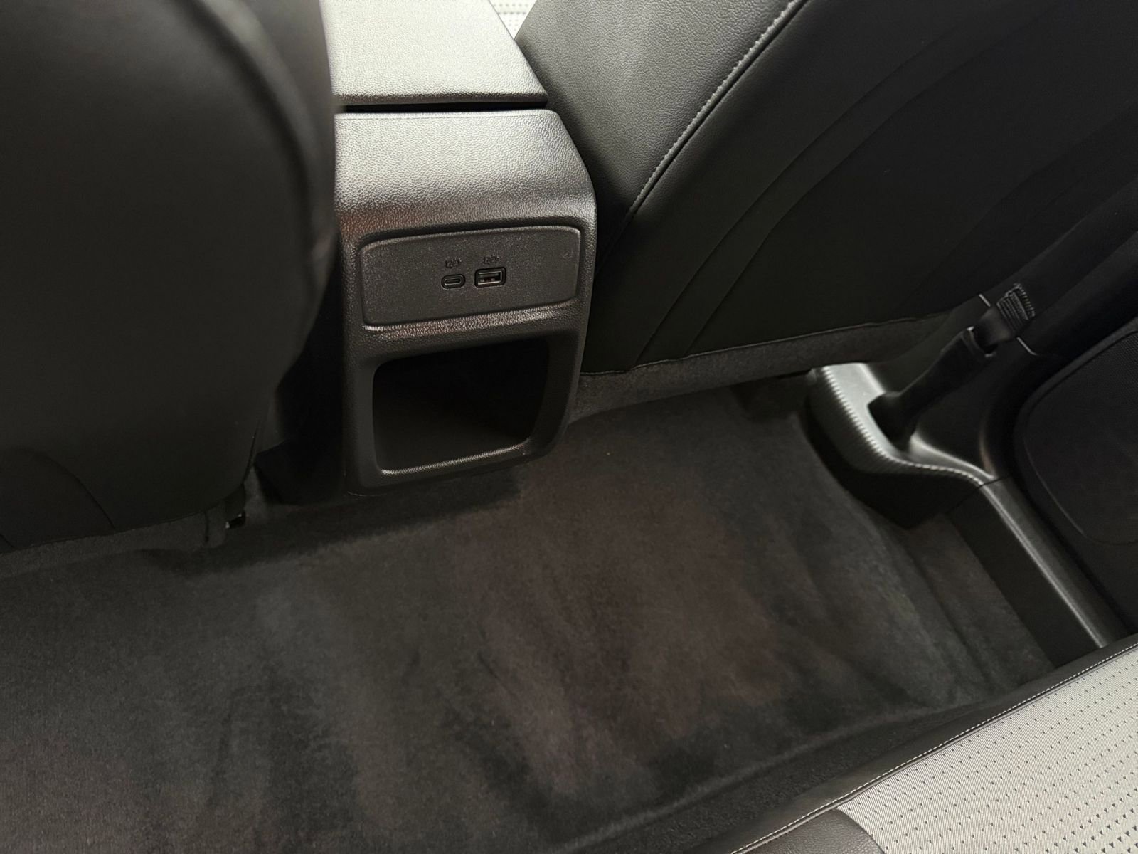 Used 2025 Chevrolet Trax LT w/ LT Convenience Package image 24