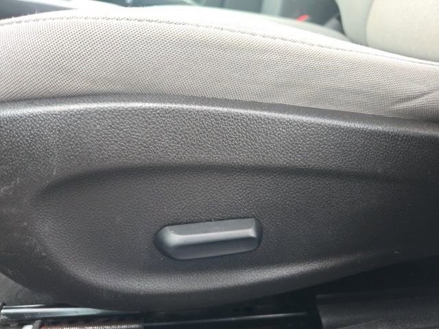 Used 2014 Chevrolet Cruze LT image 19