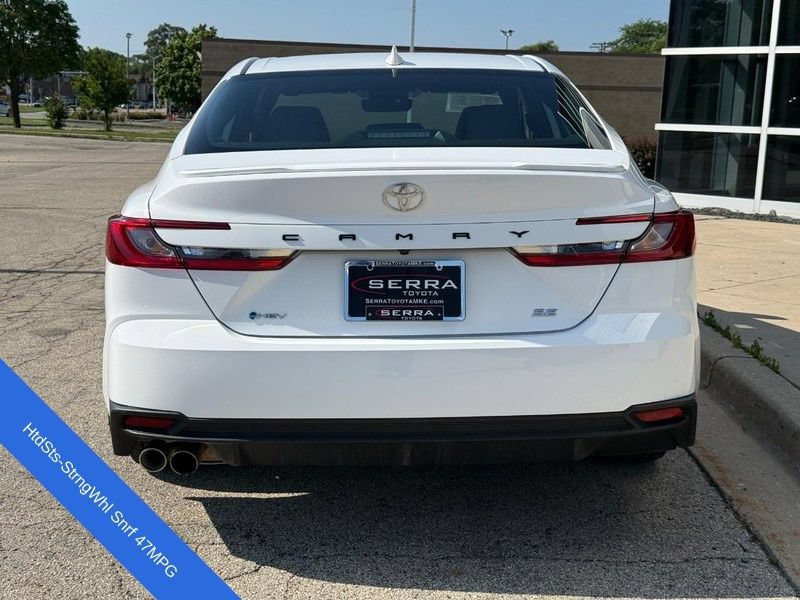 Used 2025 Toyota Camry SE w/ Convenience Package FWD image 4