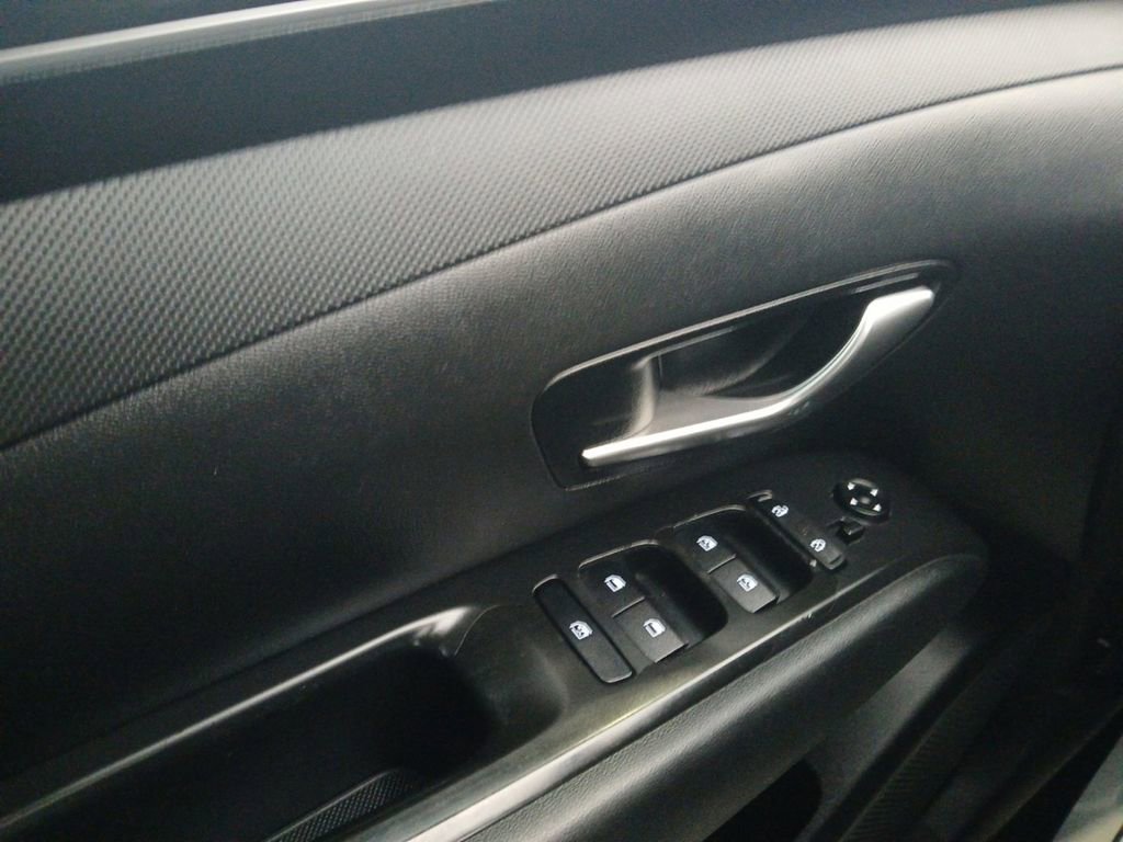 Used 2022 Hyundai Tucson SEL image 21