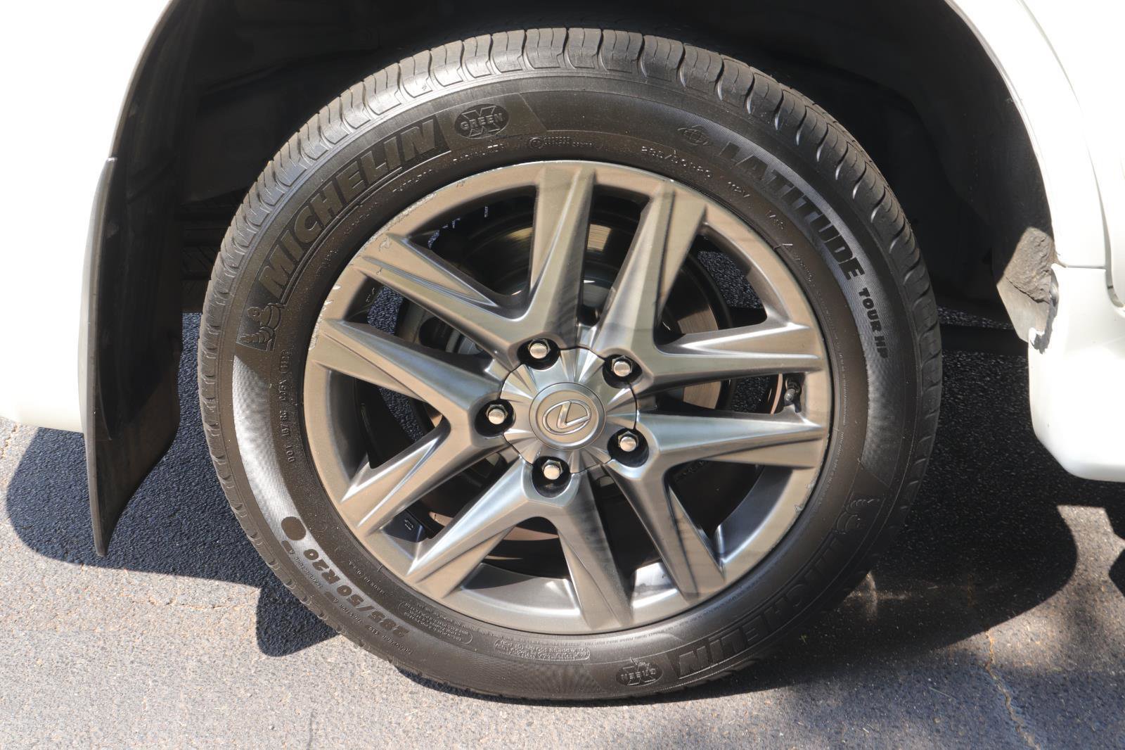 Used 2013 Lexus LX 570 4WD w/ Luxury Pkg image 43