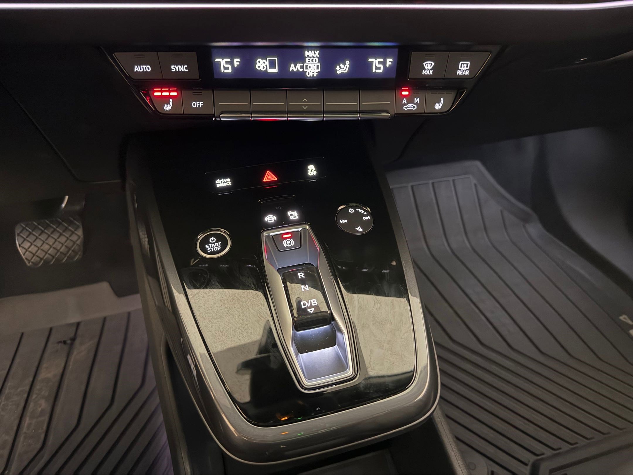 Used 2022 Audi Q4 e-tron Prestige w/ S Line Plus Package image 18