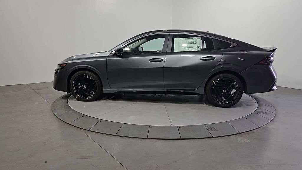 New 2026 Nissan Sentra SR image 2