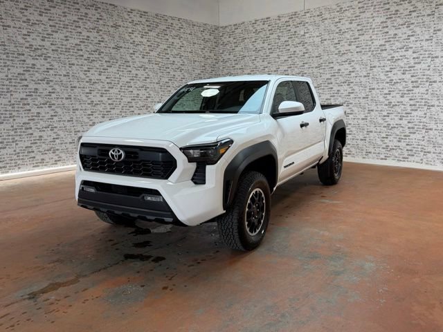 Used 2024 Toyota Tacoma TRD Off-Road AWD/4WD image 3