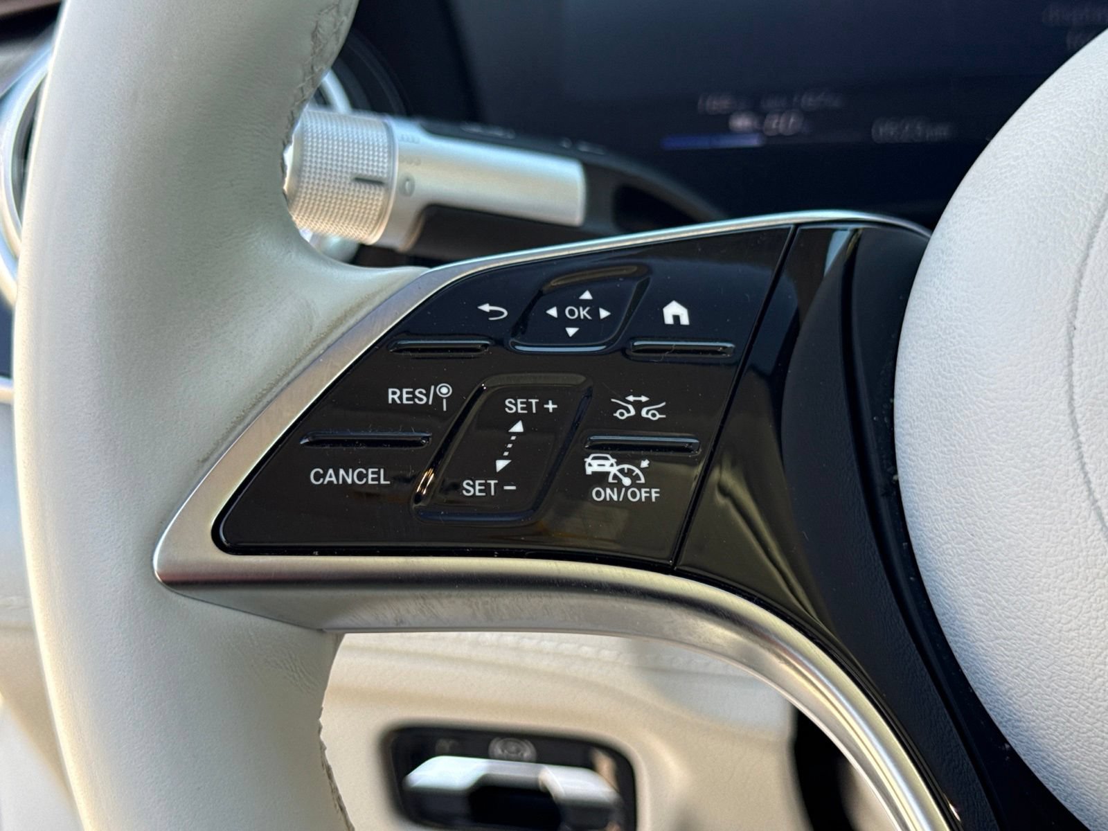 Used 2023 Mercedes-Benz EQS 580 4MATIC Sedan image 31