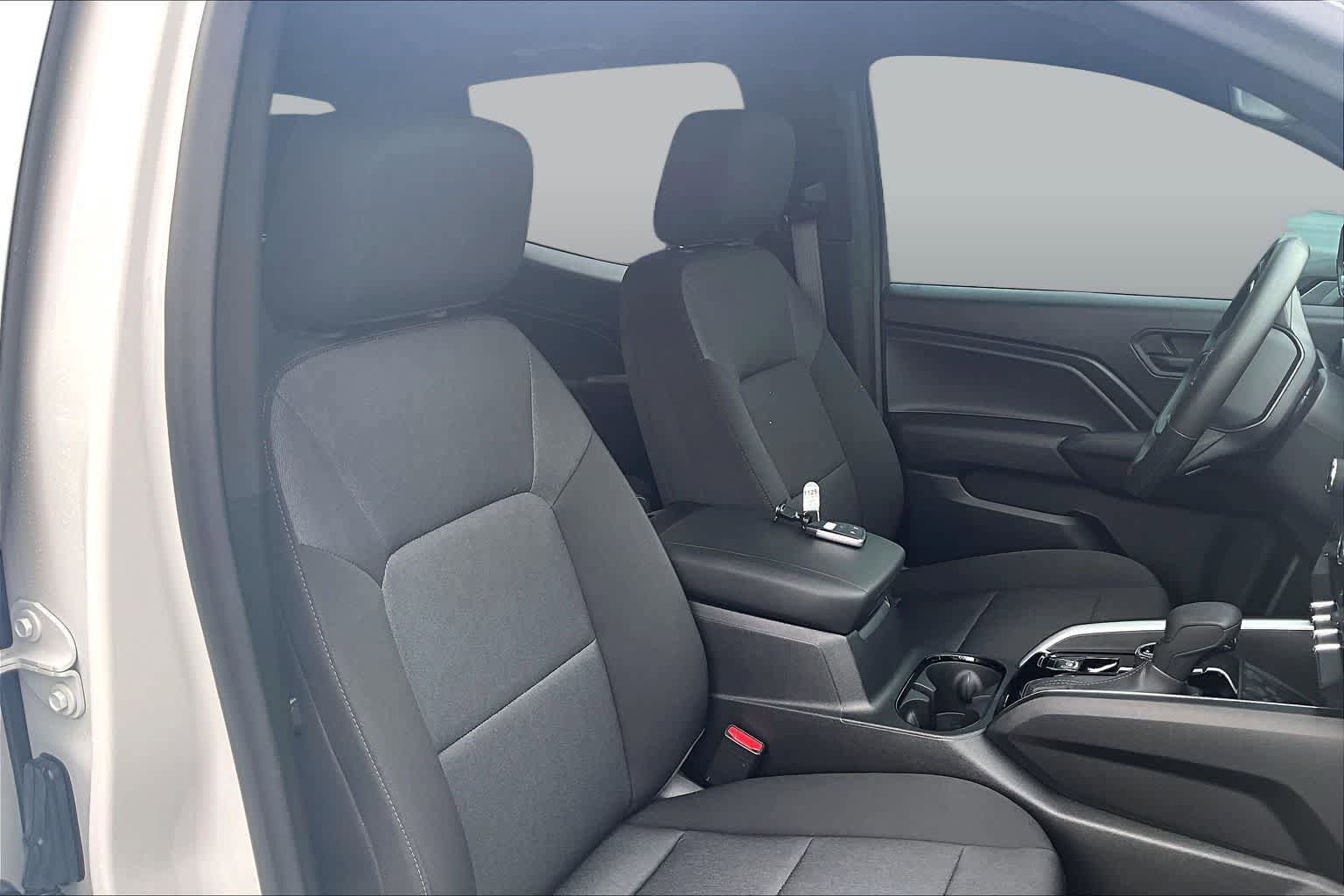Used 2024 Chevrolet Colorado Trail Boss w/ Technology Package AWD/4WD image 8
