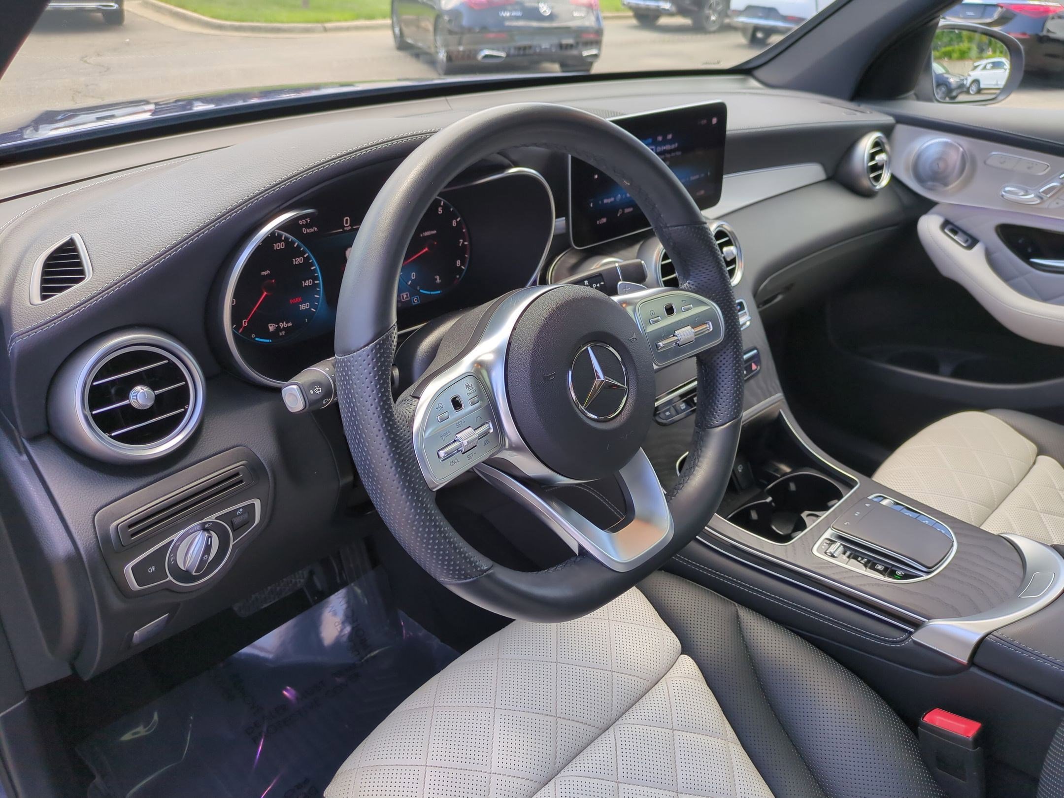 Used 2020 Mercedes-Benz GLC 300 4MATIC image 16