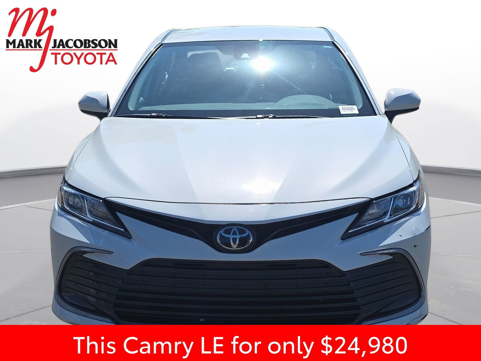 Used 2024 Toyota Camry LE FWD image 3