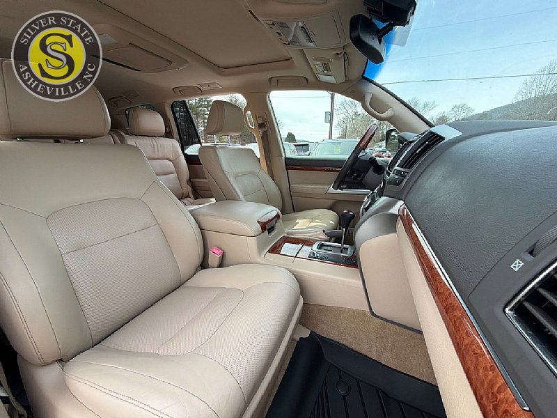 Used 2013 Toyota Land Cruiser AWD/4WD image 21