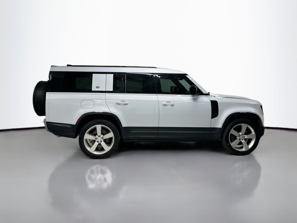 Used 2023 Land Rover Defender 130 SE AWD/4WD image 8