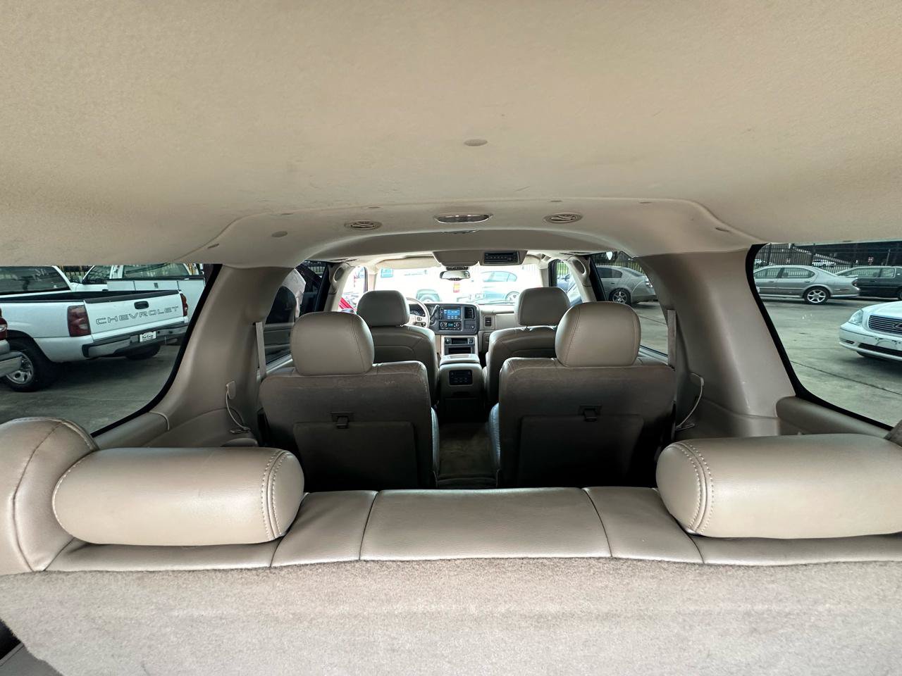 Used 2006 Chevrolet Suburban LTZ w/ Preferred Equipment Group AWD/4WD image 49