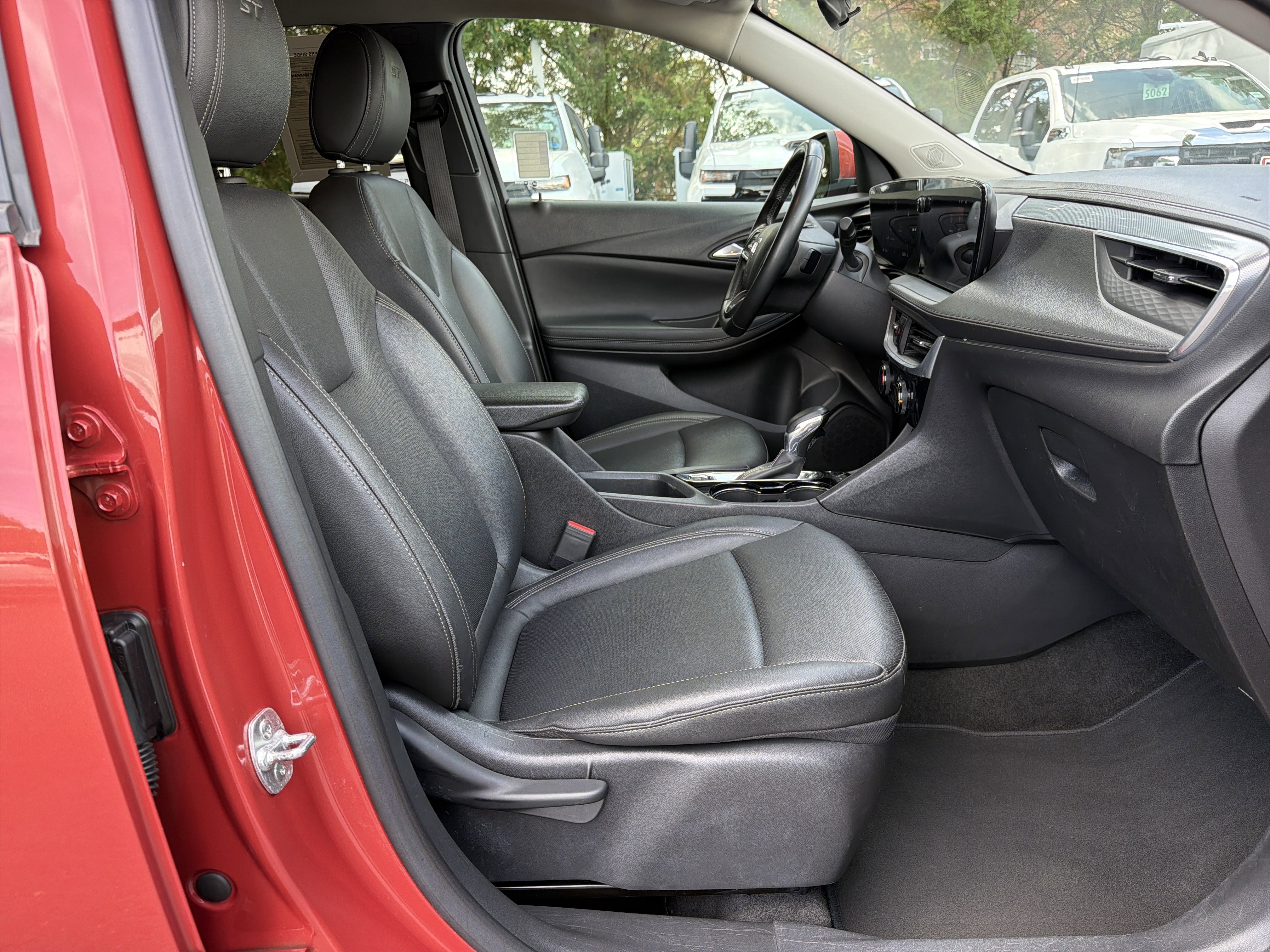 Used 2024 Buick Encore GX Sport Touring AWD/4WD image 33