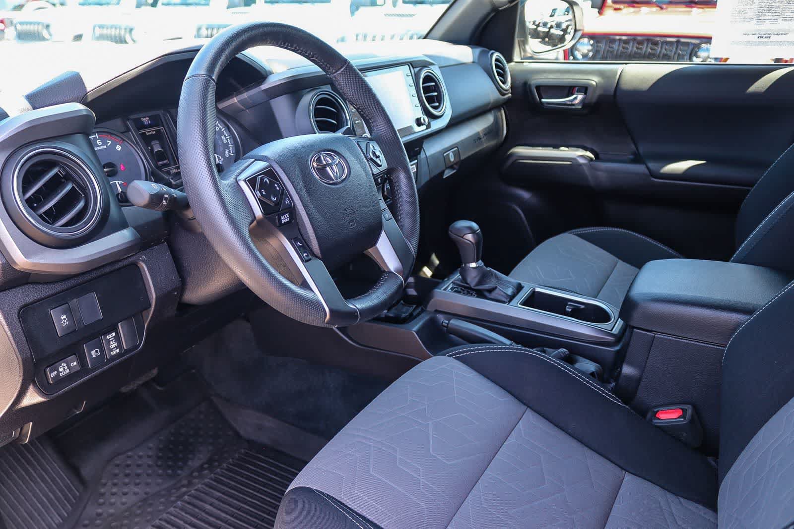 Used 2022 Toyota Tacoma TRD Sport w/ Technology Package RWD image 18