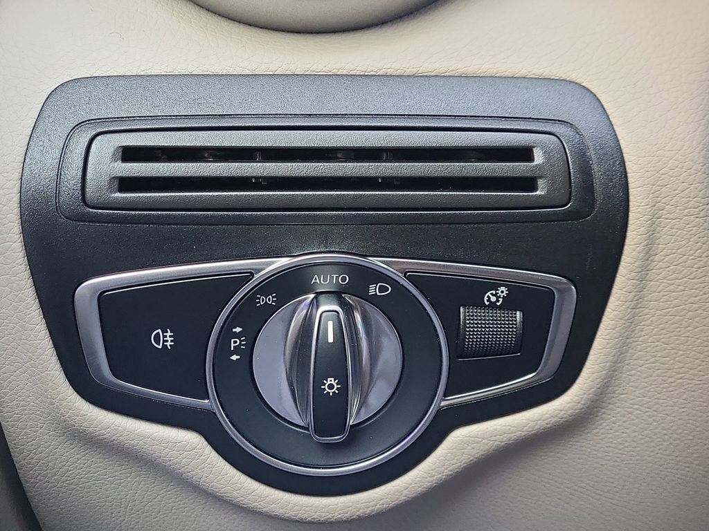 Certified 2022 Mercedes-Benz GLC 300 4MATIC image 21