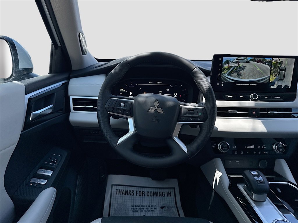 New 2025 Mitsubishi Outlander SE image 24