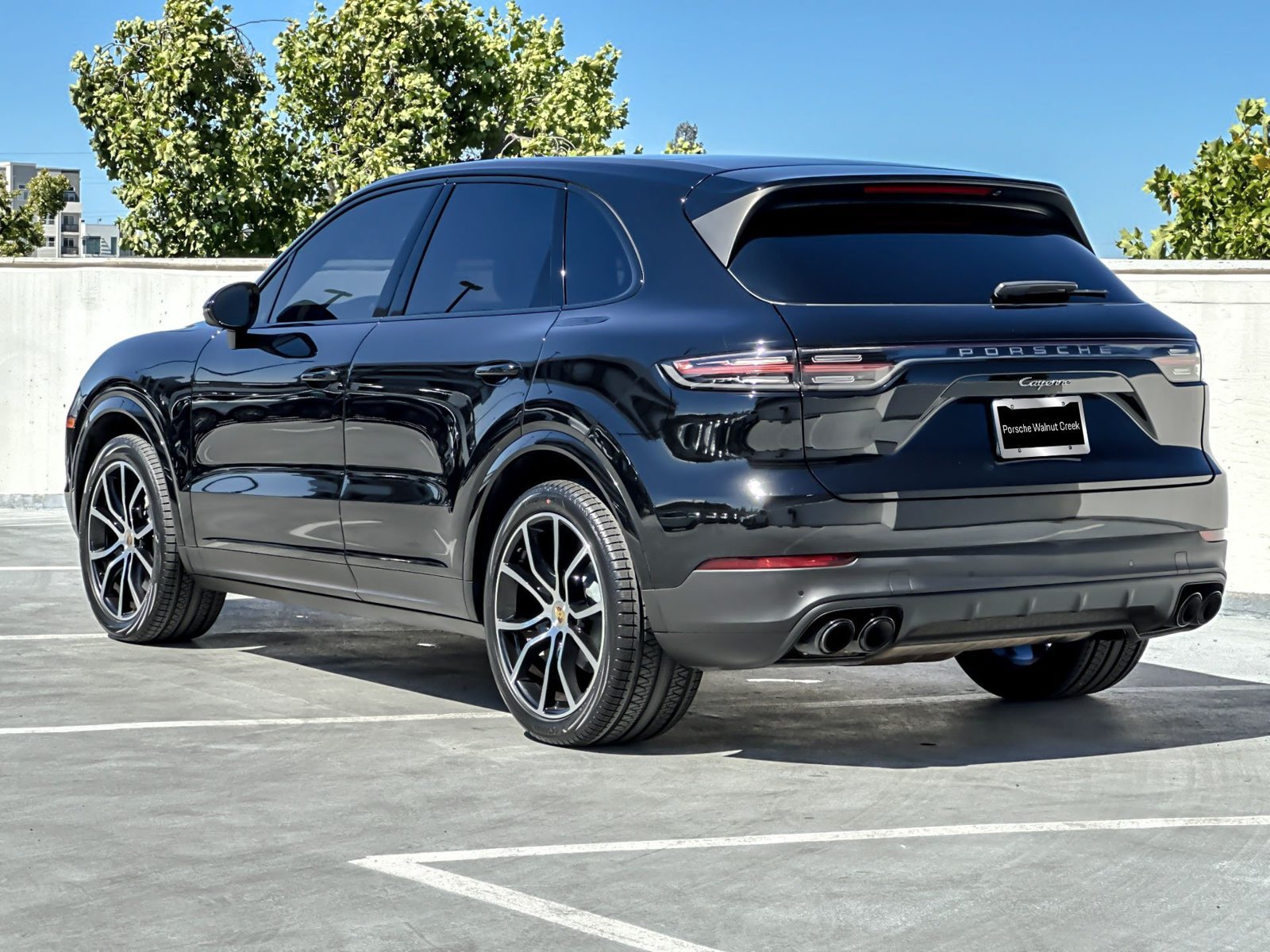 Used 2023 Porsche Cayenne AWD/4WD image 4