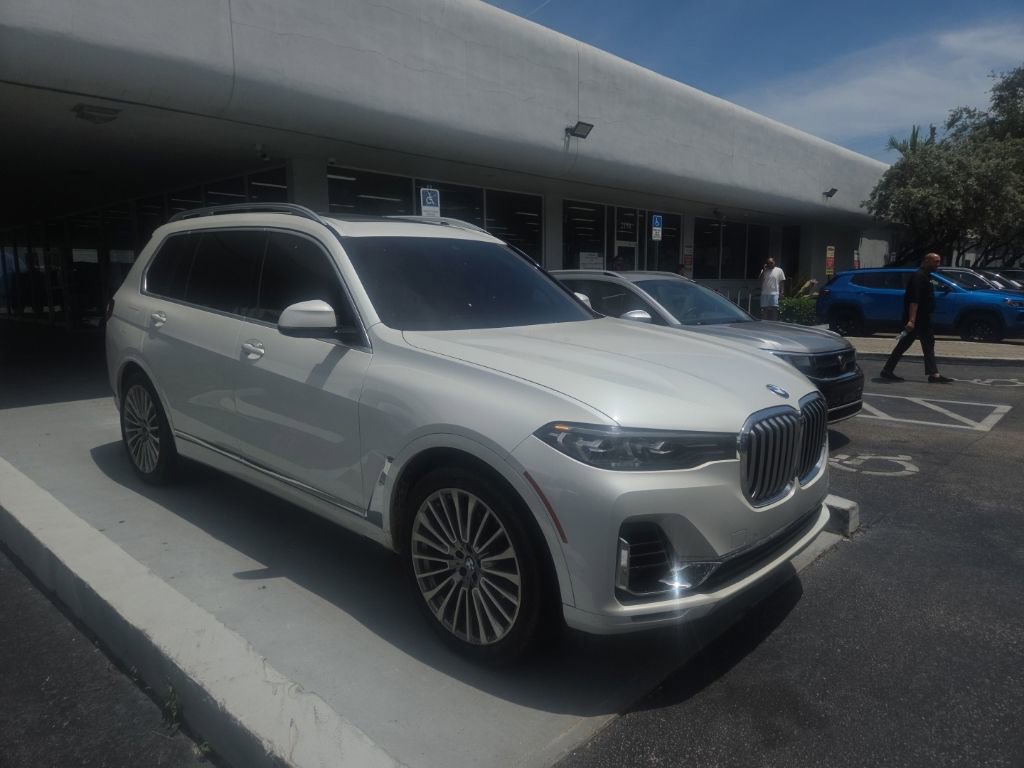 Used 2020 BMW X7 xDrive40i w/ Premium Package AWD/4WD image 3