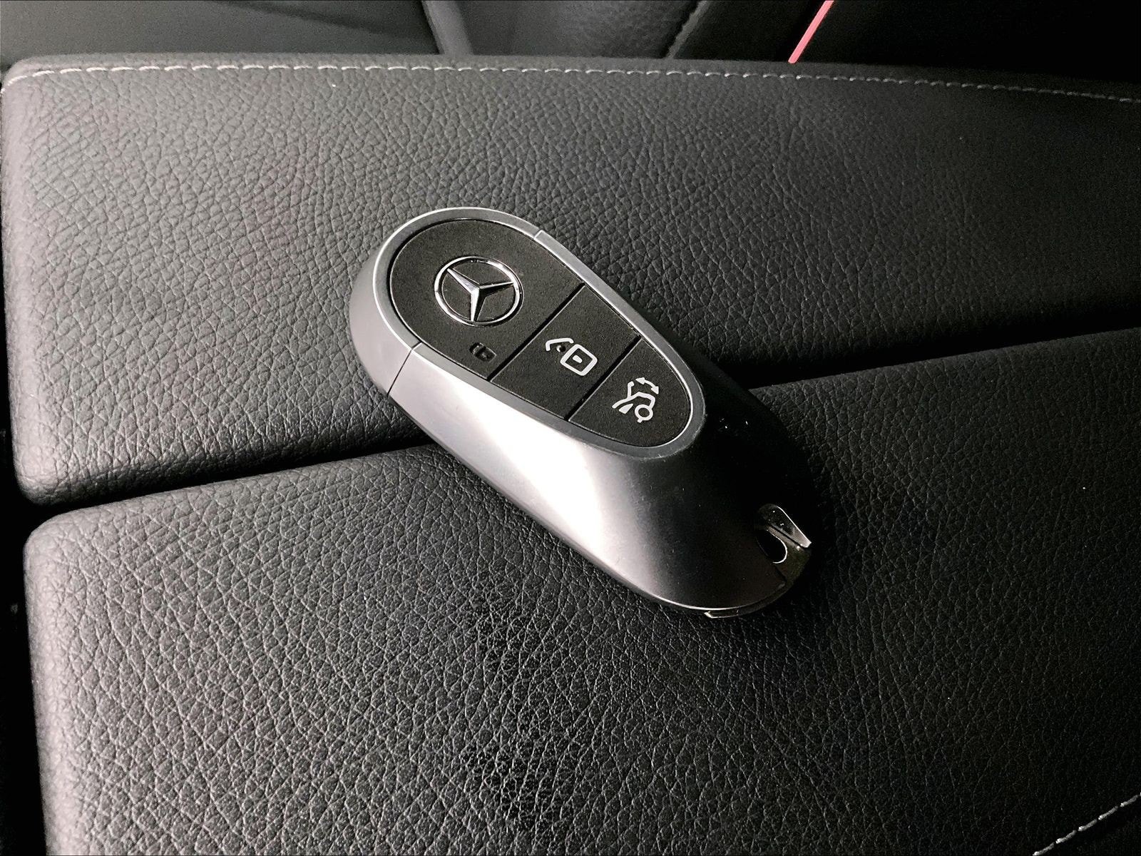 Used 2026 Mercedes-Benz EQE 320+ SUV image 11