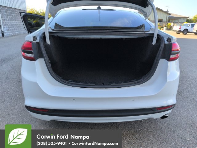 Used 2018 Ford Fusion SE w/ Fusion SE Technology Package FWD image 28