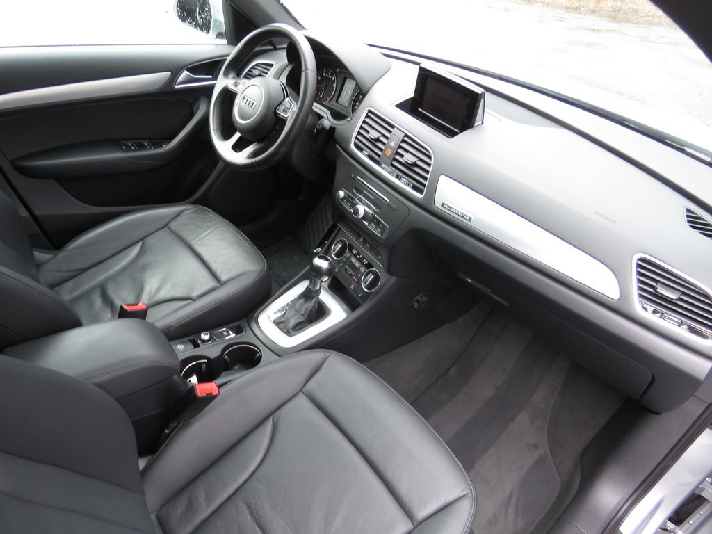 Used 2018 Audi Q3 2.0T Premium w/ Convenience Package AWD/4WD image 14