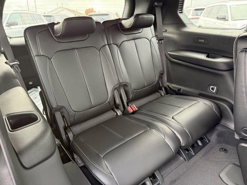 New 2025 Jeep Grand Cherokee L Limited w/ Black Appearance Package image 6