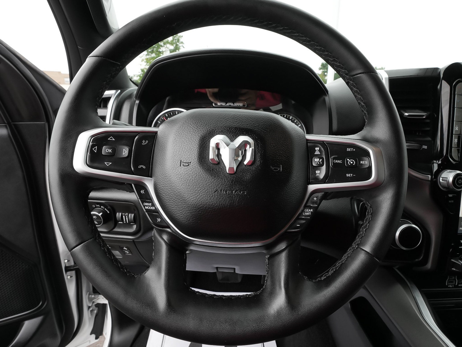Used 2025 RAM 1500 Big Horn AWD/4WD image 19