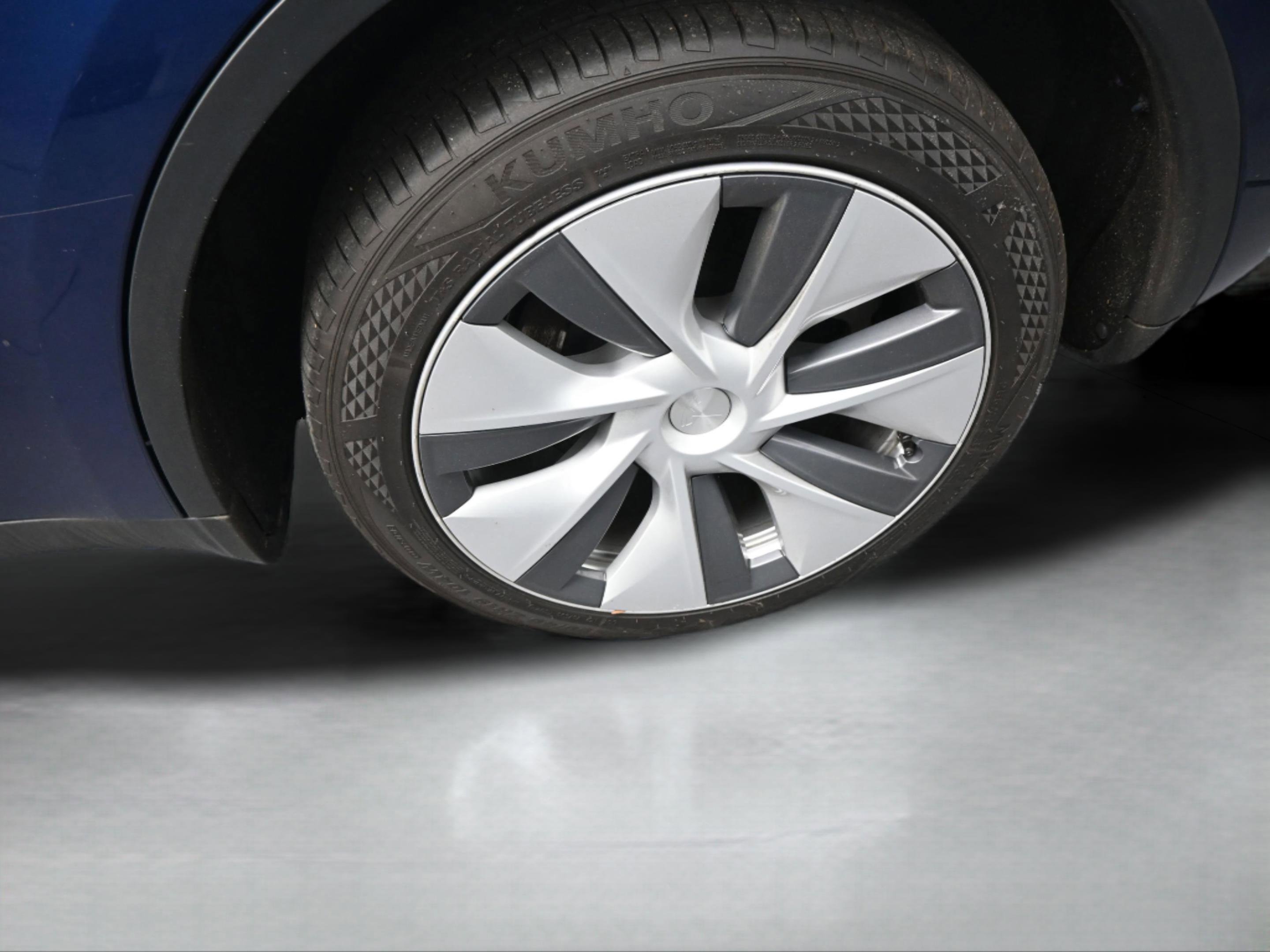 Used 2024 Tesla Model Y Long Range image 34