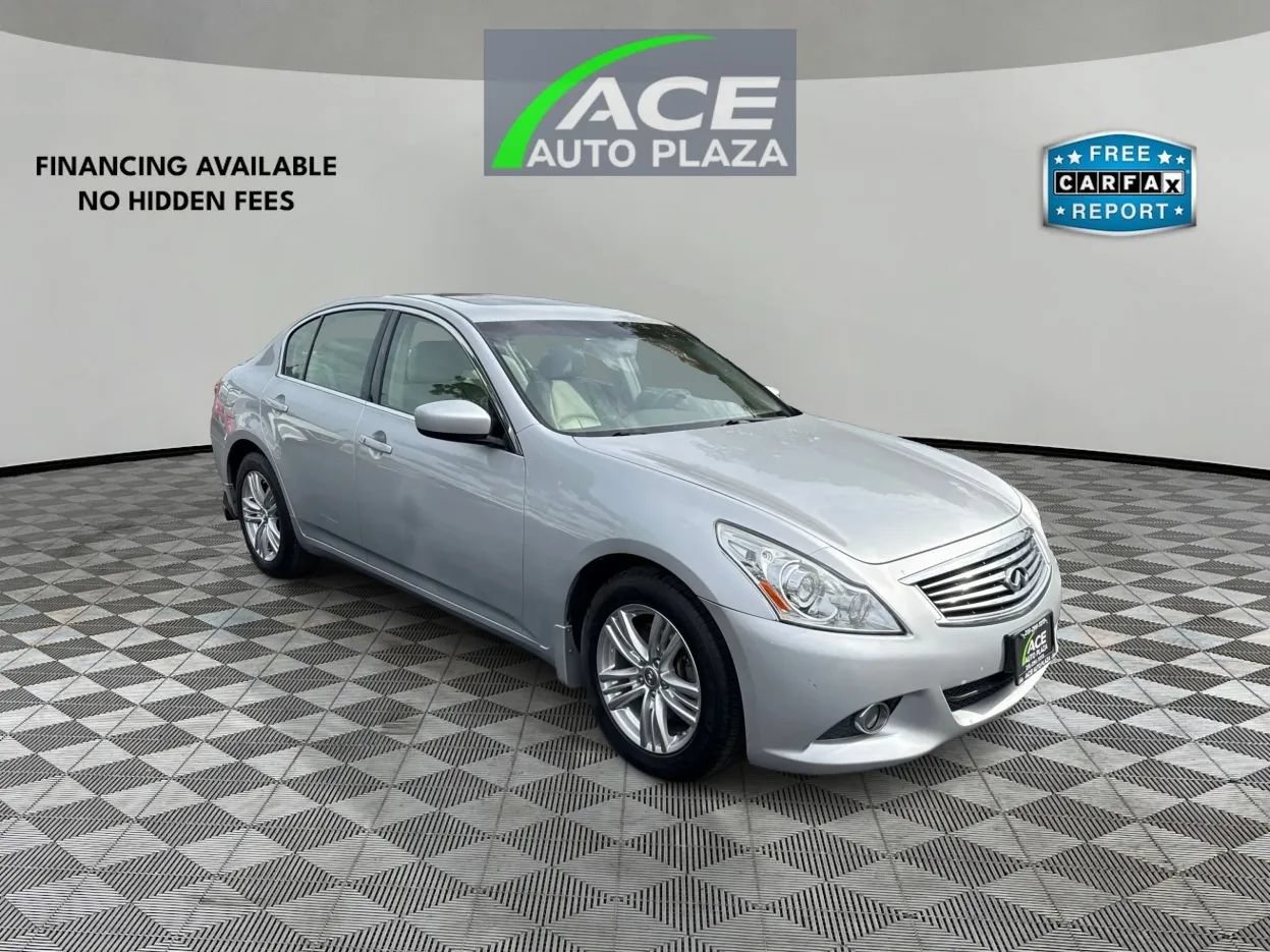 Used 2015 INFINITI Q40 AWD w/ Moonroof Package