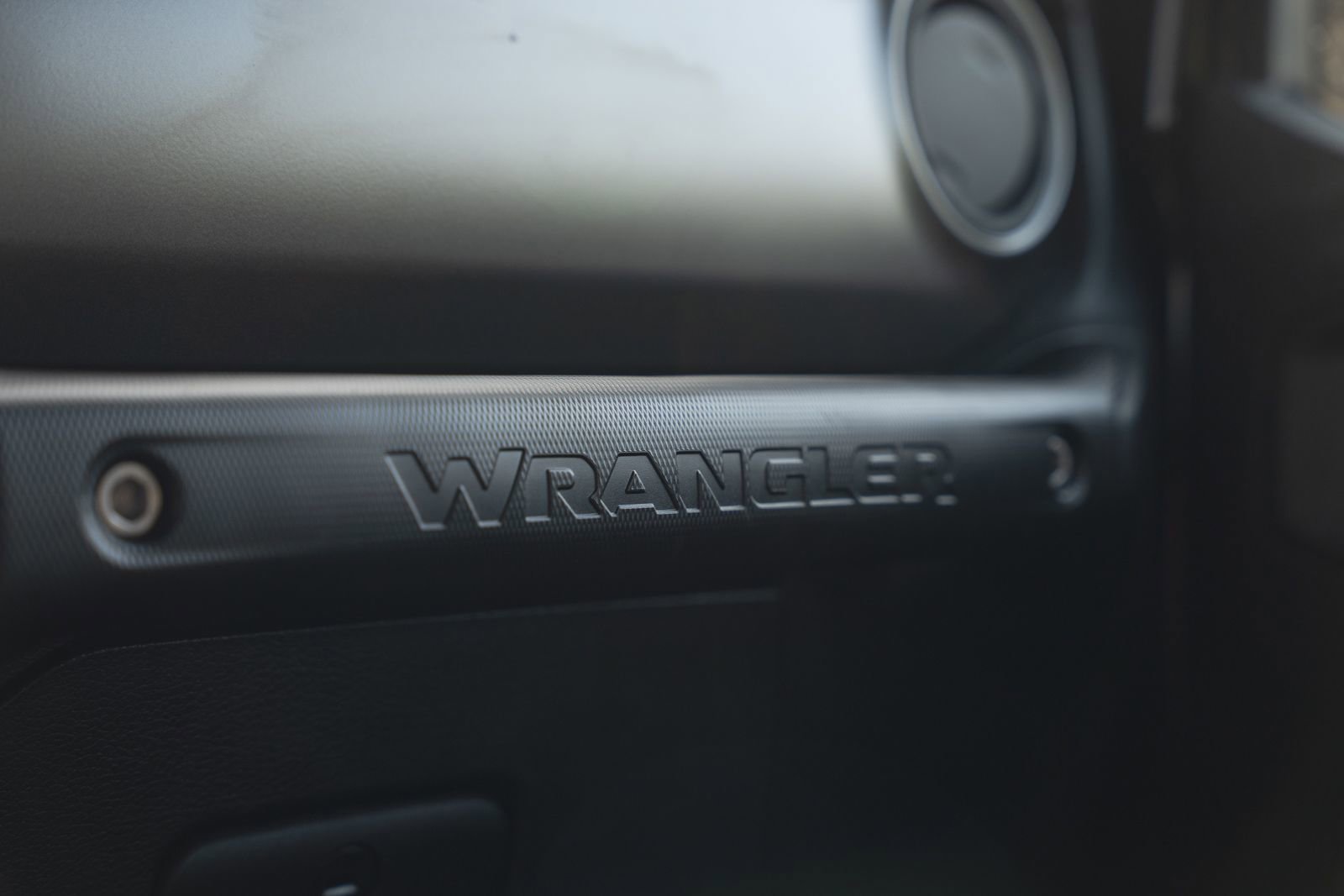 Used 2023 Jeep Wrangler Unlimited w/ Sun & Screen Package image 40