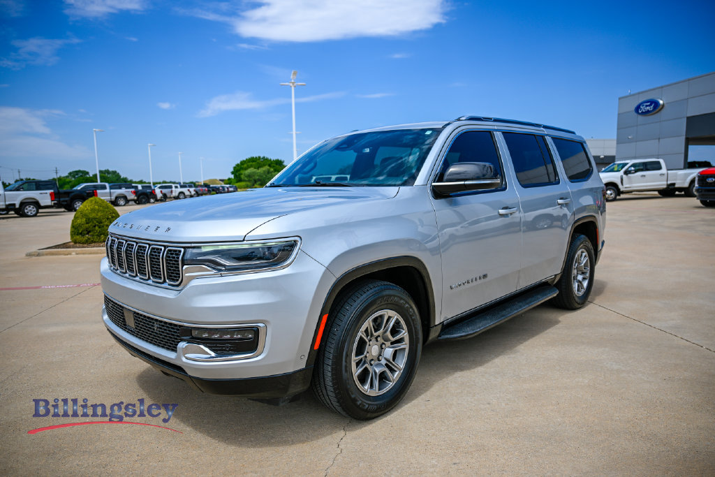 Used 2024 Jeep Wagoneer 4WD image 3