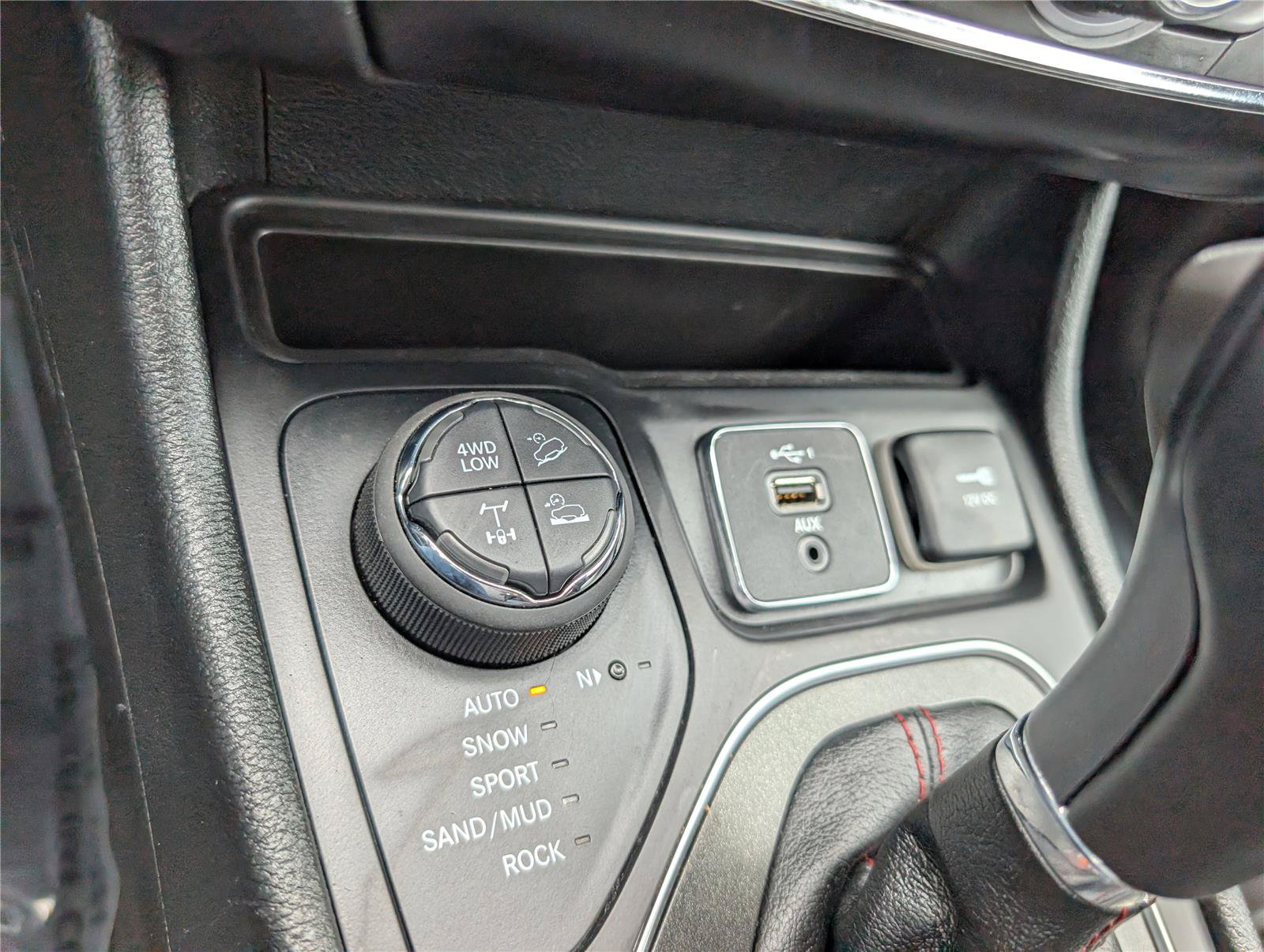 Used 2022 Jeep Cherokee Trailhawk w/ Sound & Nav Group AWD/4WD image 29