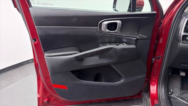 Used 2022 Kia Sorento LX FWD image 13