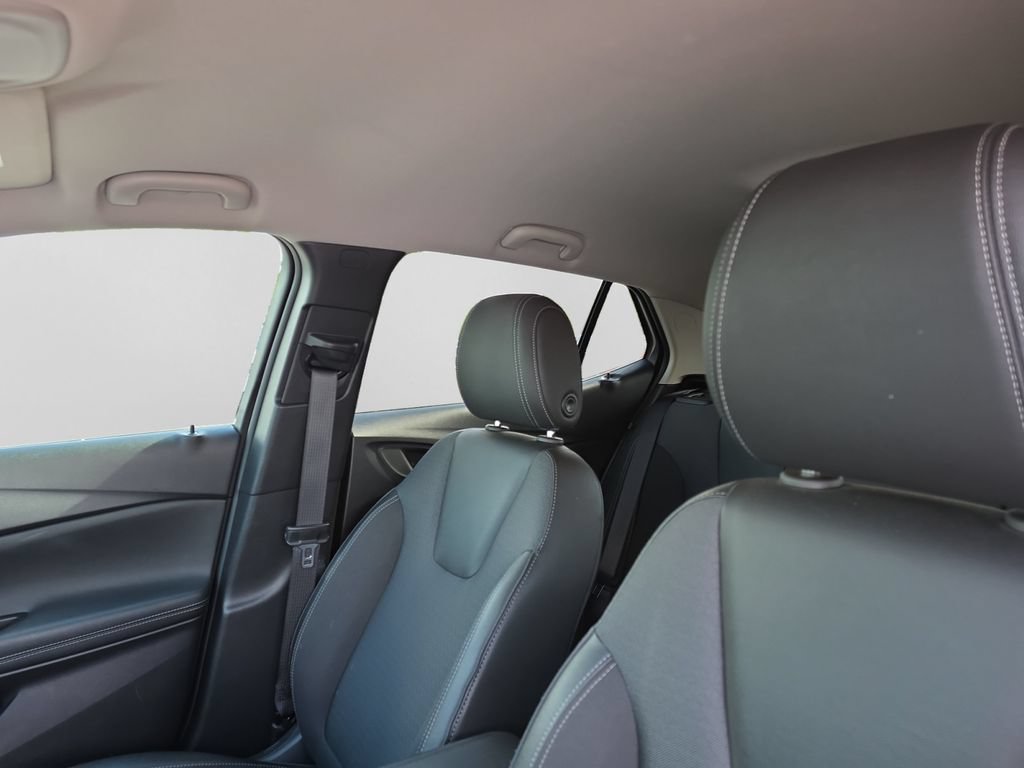 Used 2025 Buick Encore GX Preferred AWD/4WD image 18