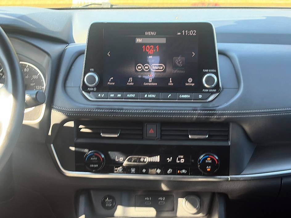 Certified 2025 Nissan Rogue SV AWD/4WD image 32