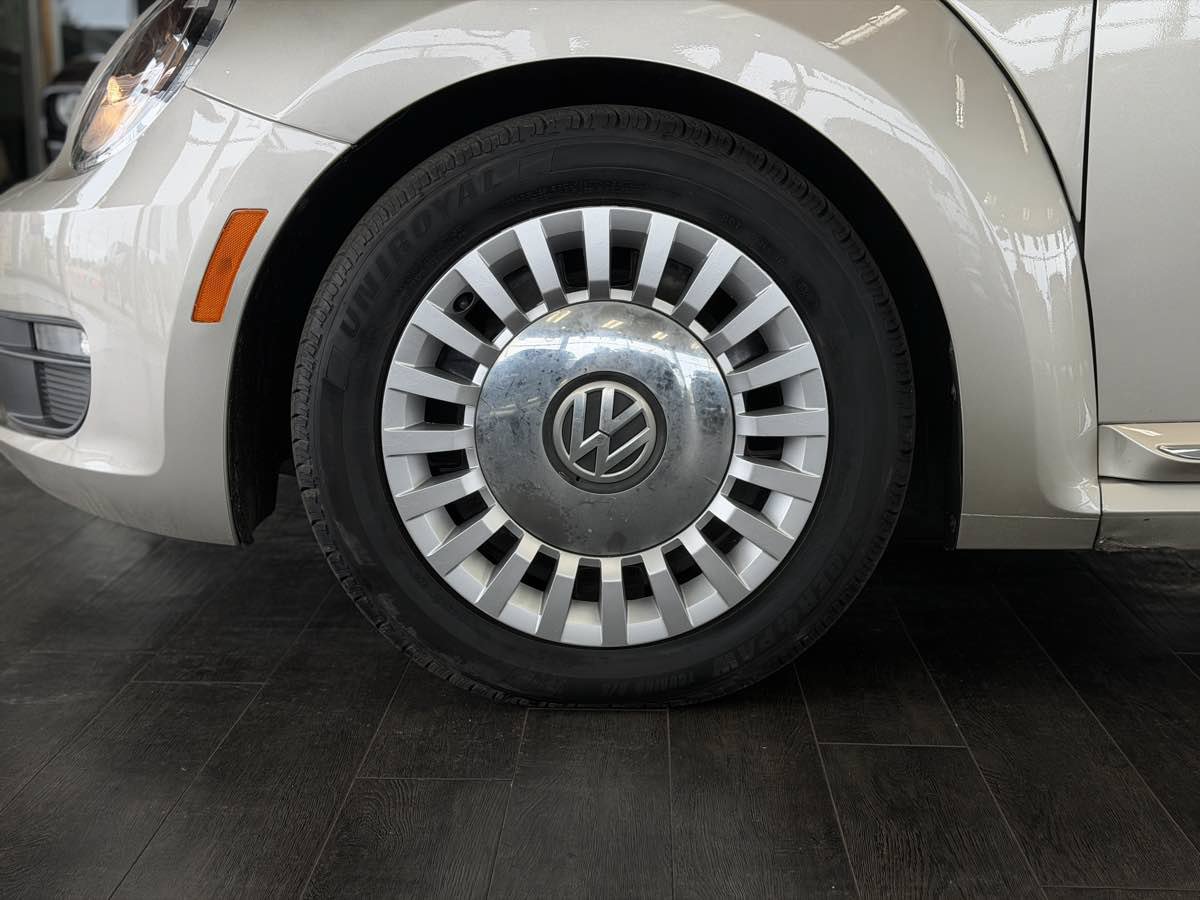 Used 2013 Volkswagen Beetle 2.5 FWD image 22