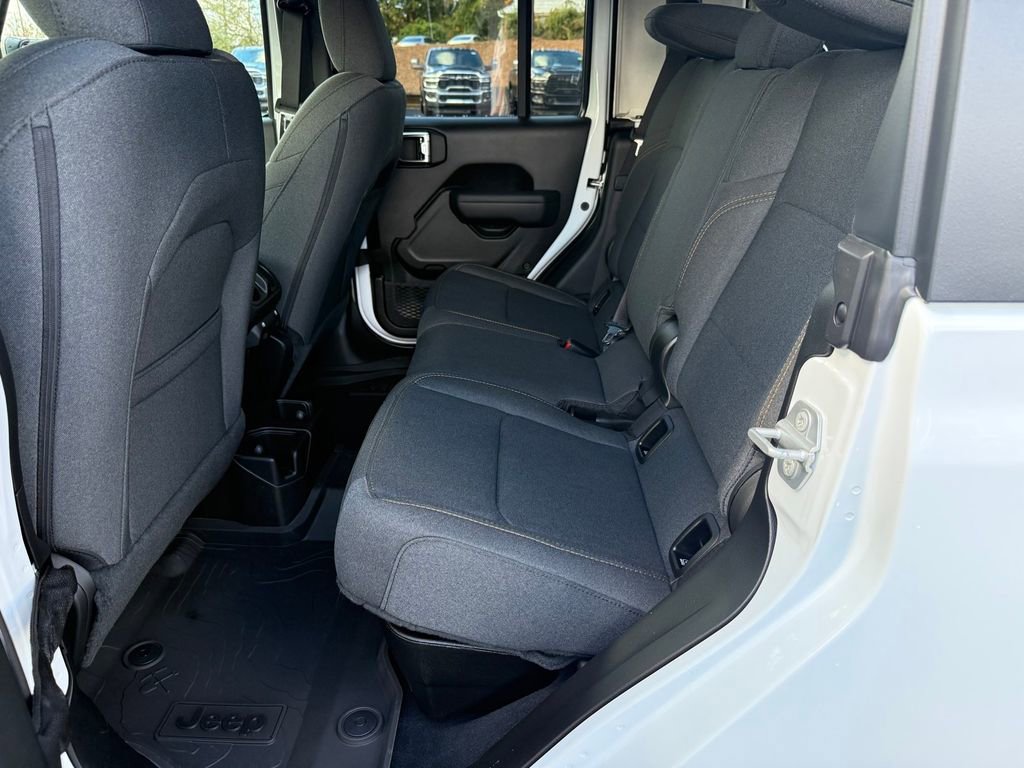 New 2025 Jeep Gladiator Sport image 11