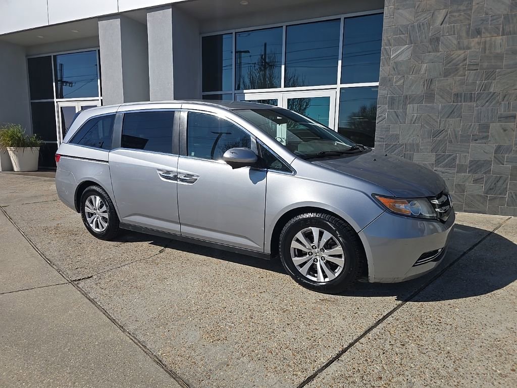 Used 2016 Honda Odyssey SE image 2